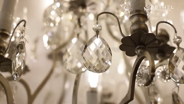 BET64PEW - Crown Chandelier