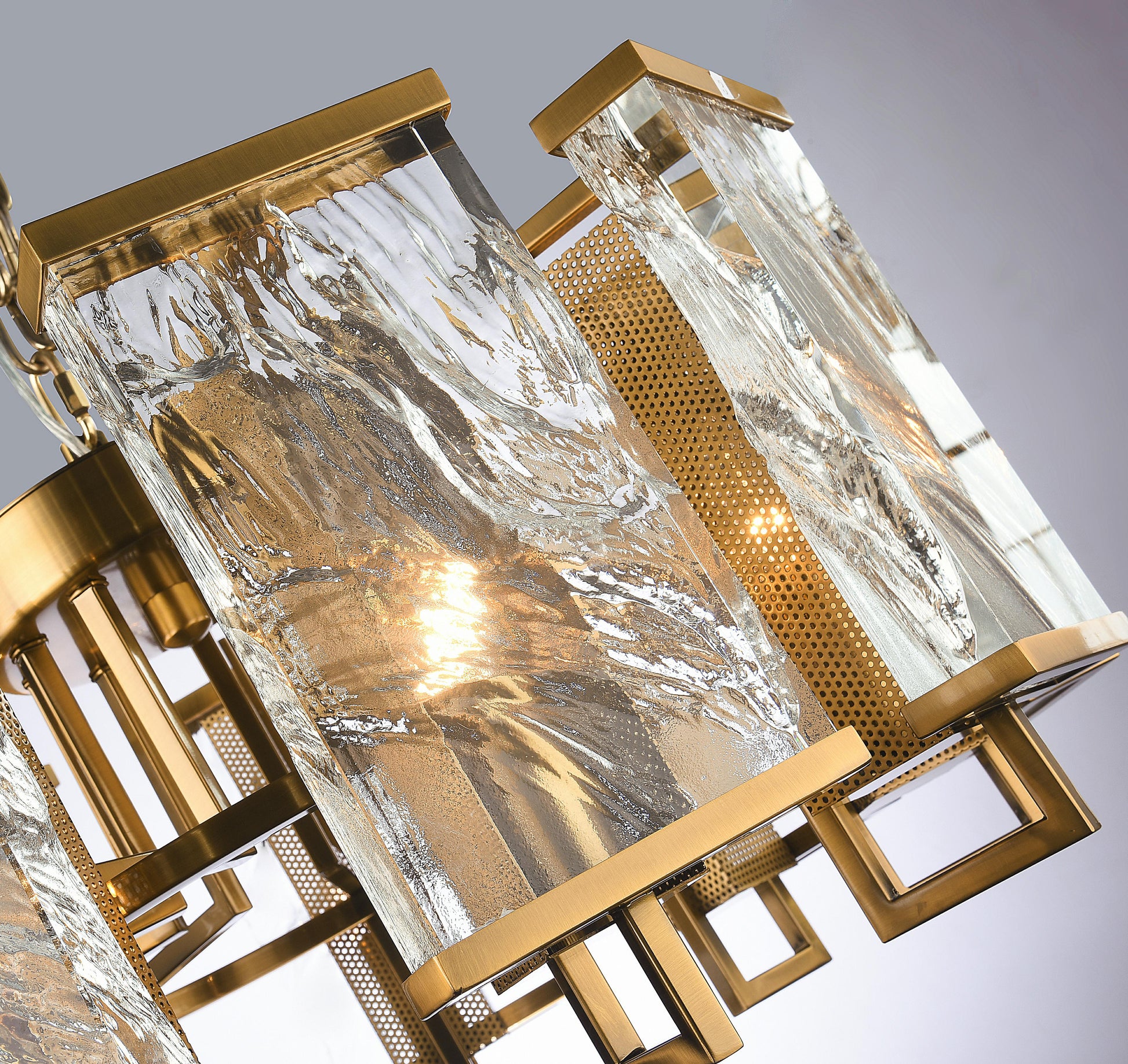 MU76 - Crown Chandelier